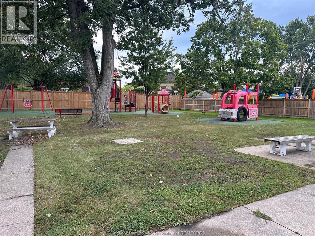 4360 Howard Avenue, Windsor, Ontario  N9G 1P4 - Photo 10 - 26021119