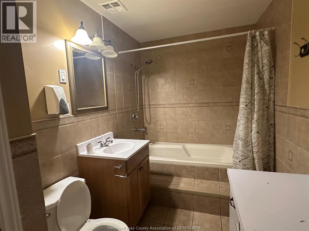 4360 Howard Avenue, Windsor, Ontario  N9G 1P4 - Photo 6 - 26021119
