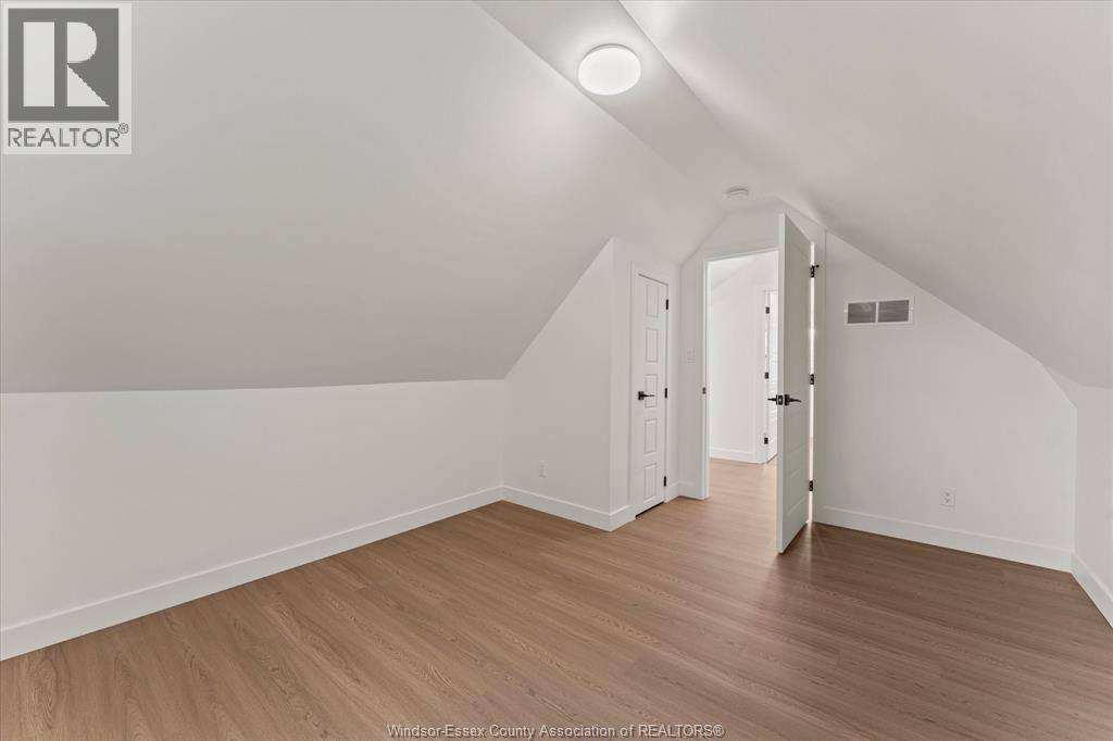 6045 Wyandotte Street East, Windsor, Ontario  N8S 1N3 - Photo 22 - 26021115