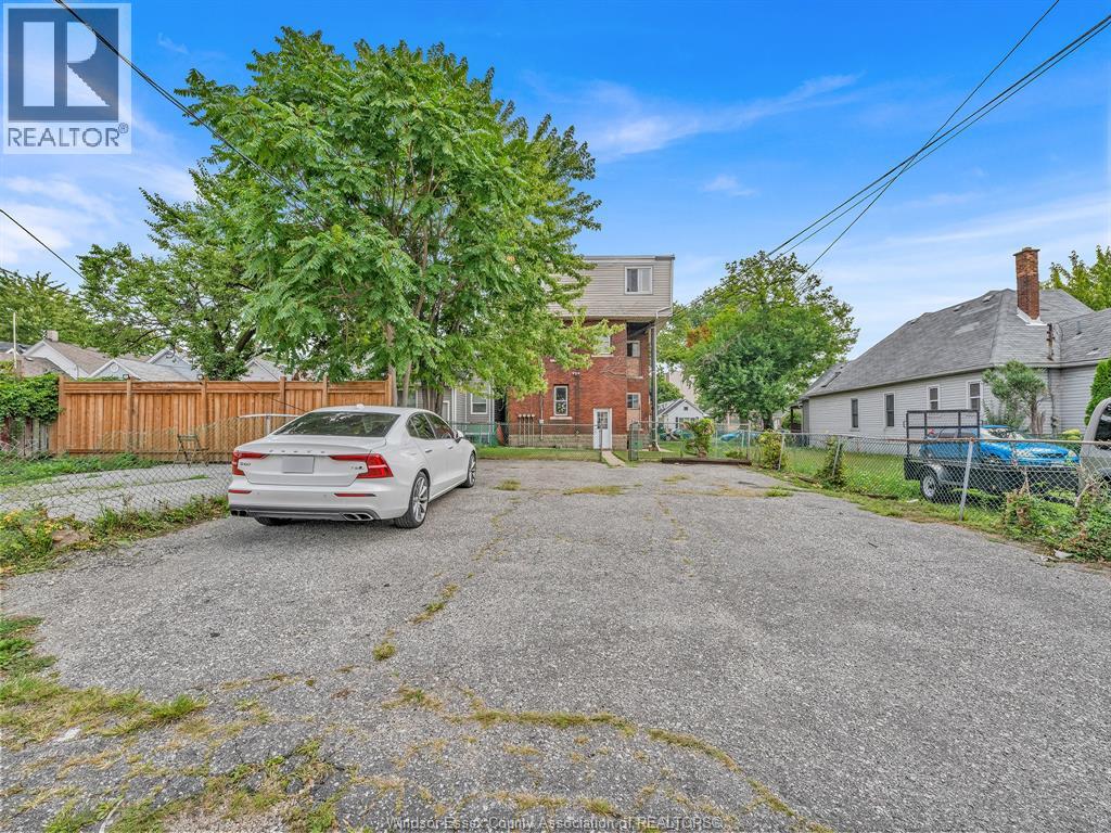 751 Windsor Avenue, Windsor, Ontario  N9A 1J8 - Photo 17 - 26021125