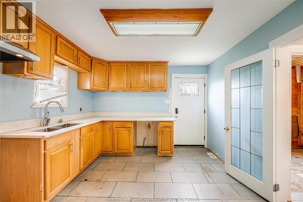 2616 Parent, Windsor, Ontario  N8X 4K4 - Photo 12 - 26021157
