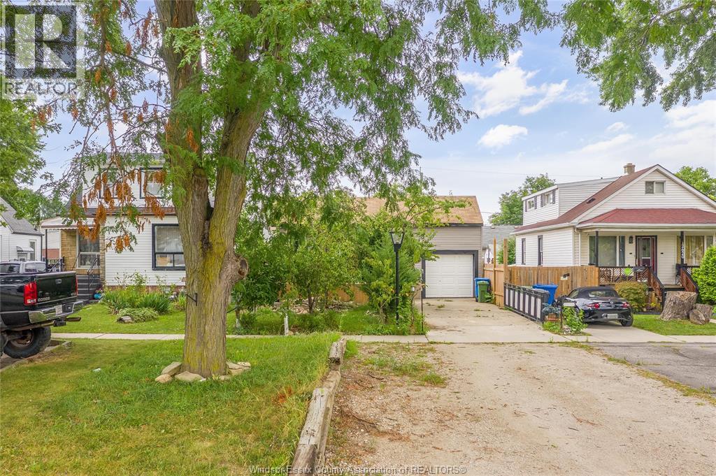 2616 Parent, Windsor, Ontario  N8X 4K4 - Photo 2 - 26021157