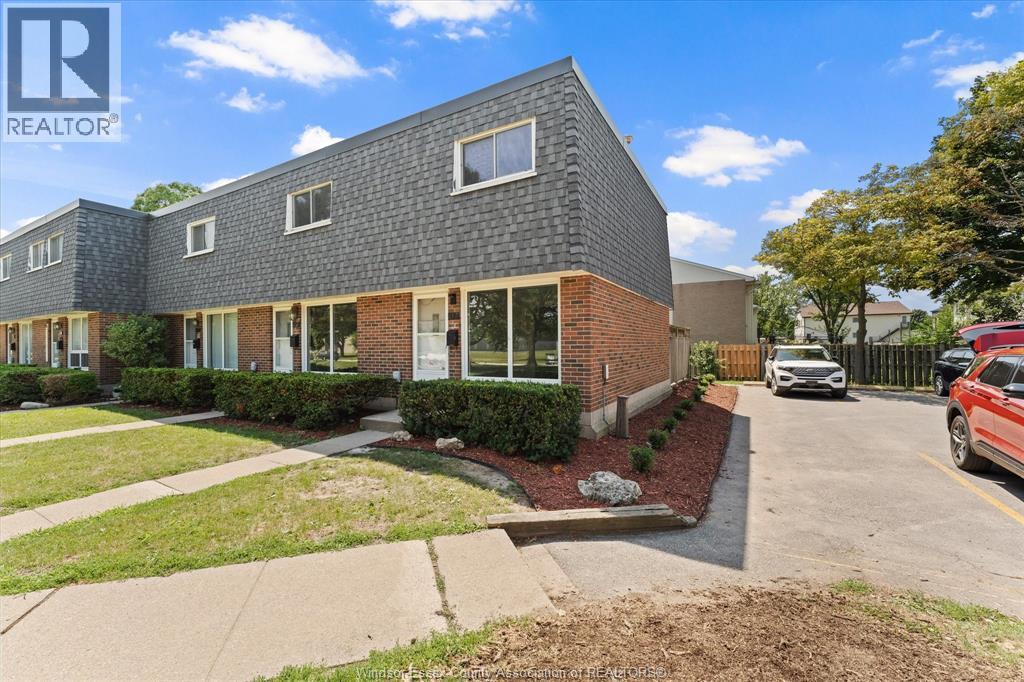 272 Victoria Street Unit# 40, Amherstburg, Ontario  N9V 2K5 - Photo 3 - 26021162