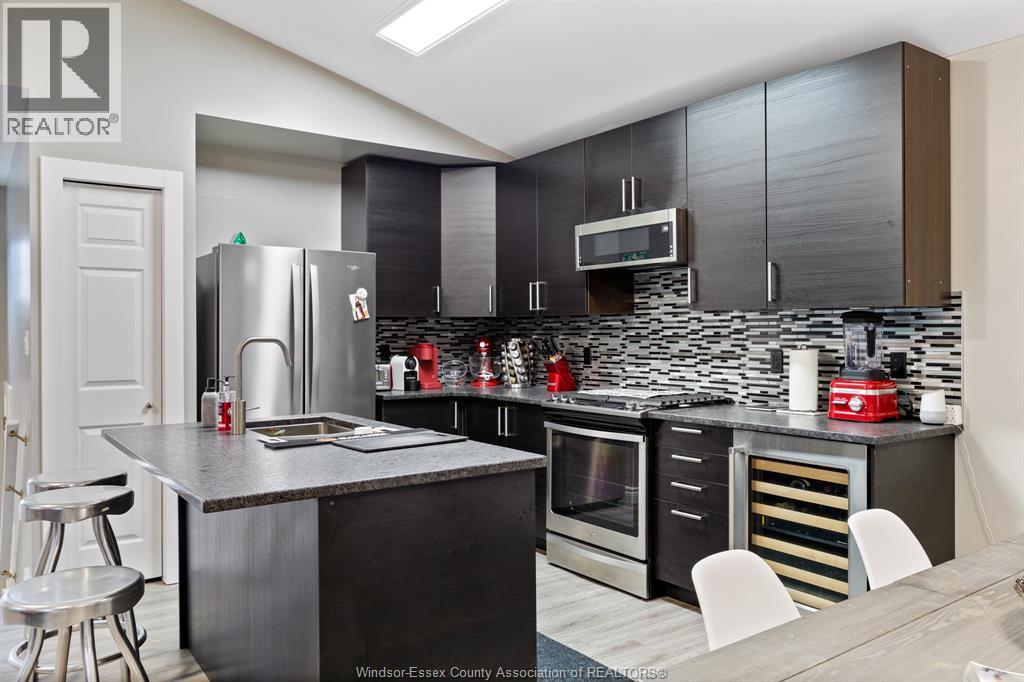 2343 Lamont Street, Windsor, Ontario  N9E 3Z2 - Photo 6 - 26021158