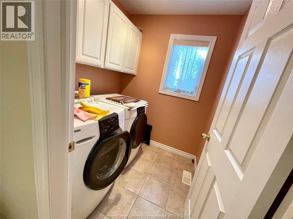 729 Donjon Court, Windsor, Ontario  N9G 2W3 - Photo 6 - 26021150