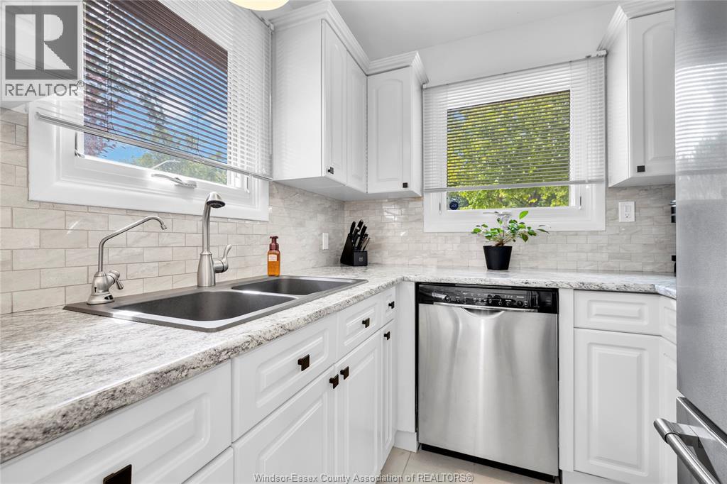 3981 Whitney, Windsor, Ontario  N9C 2C7 - Photo 13 - 26021155