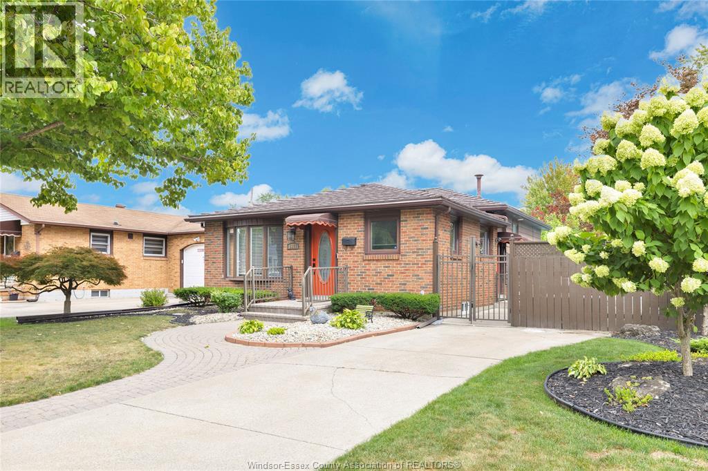 3981 Whitney, Windsor, Ontario  N9C 2C7 - Photo 3 - 26021155
