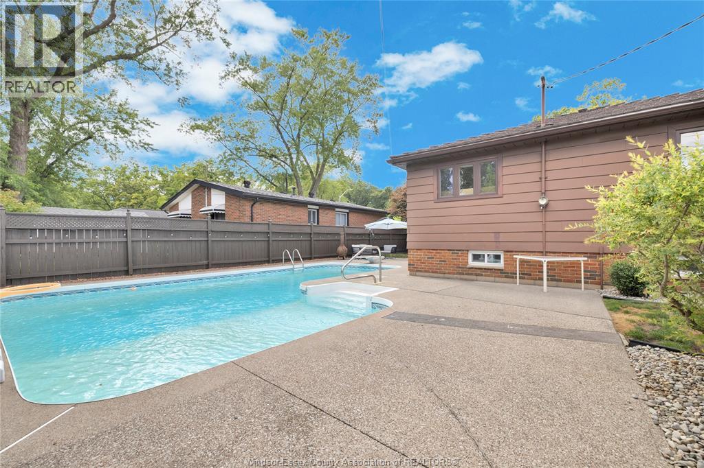 3981 Whitney, Windsor, Ontario  N9C 2C7 - Photo 41 - 26021155