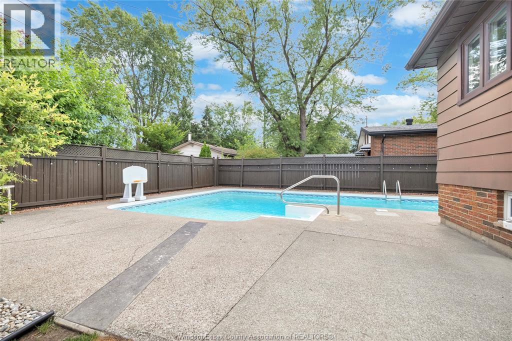 3981 Whitney, Windsor, Ontario  N9C 2C7 - Photo 42 - 26021155