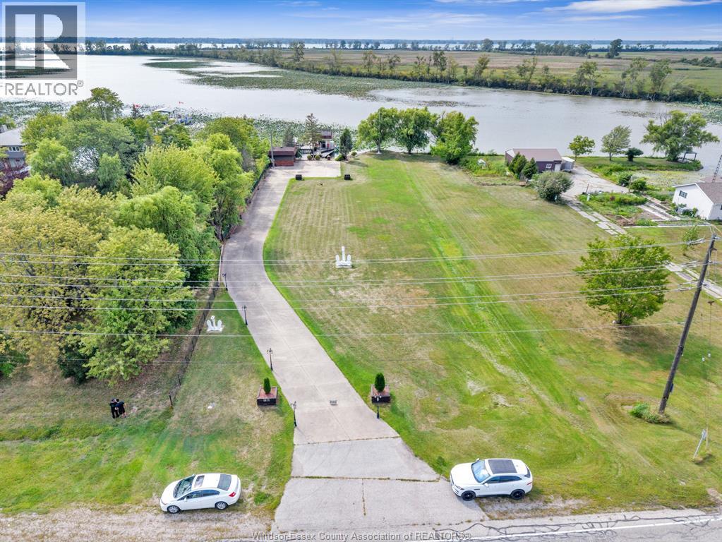 1812 Front, Amherstburg, Ontario  N9V 3R3 - Photo 2 - 26021178