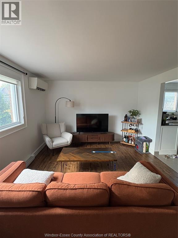 1092 Gladstone Avenue Unit# 1, Windsor, Ontario  N9A 2R8 - Photo 4 - 26021177