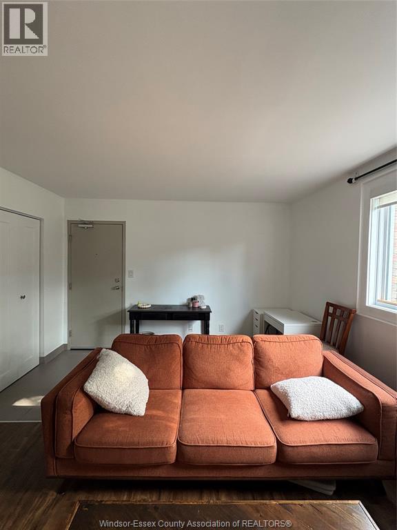 1092 Gladstone Avenue Unit# 1, Windsor, Ontario  N9A 2R8 - Photo 5 - 26021177
