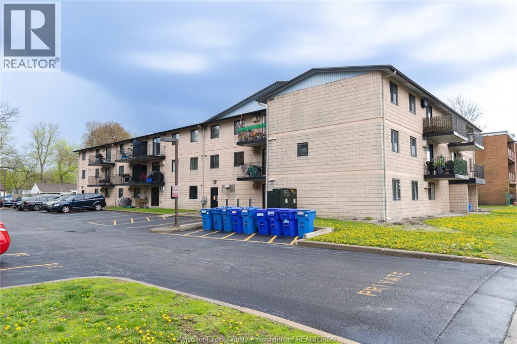 3355 SANDWICH Unit# 310, Windsor, Ontario