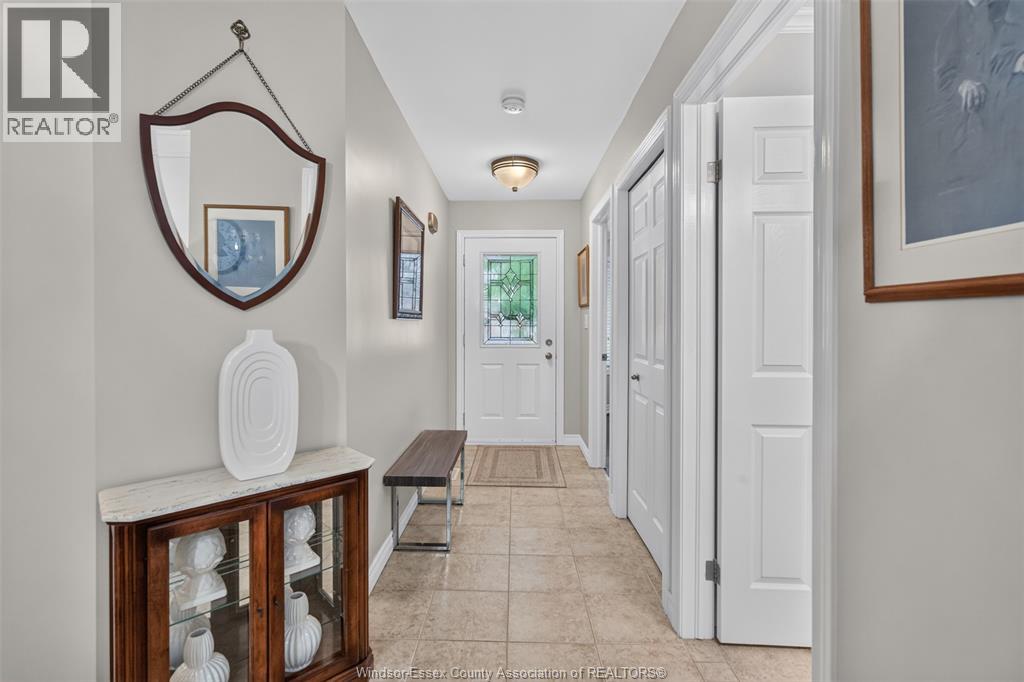 1818 Luxury, Windsor, Ontario  N8P 1T2 - Photo 5 - 26021212