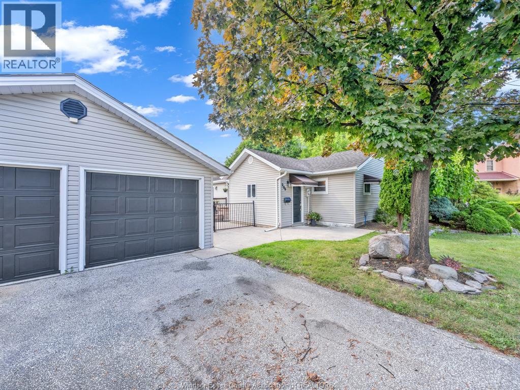 209 St. Andrews, Lakeshore, Ontario  N8N 3L4 - Photo 3 - 26021244