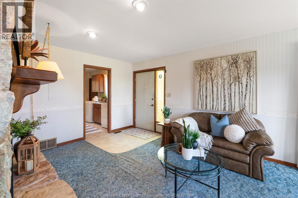 575 Talbot Road East, Leamington, Ontario  N8H 3V6 - Photo 9 - 26021185