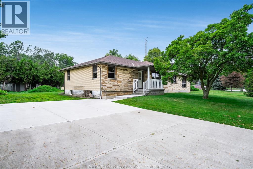 3 Stewart, Leamington, Ontario  N8H 3G1 - Photo 1 - 26021207