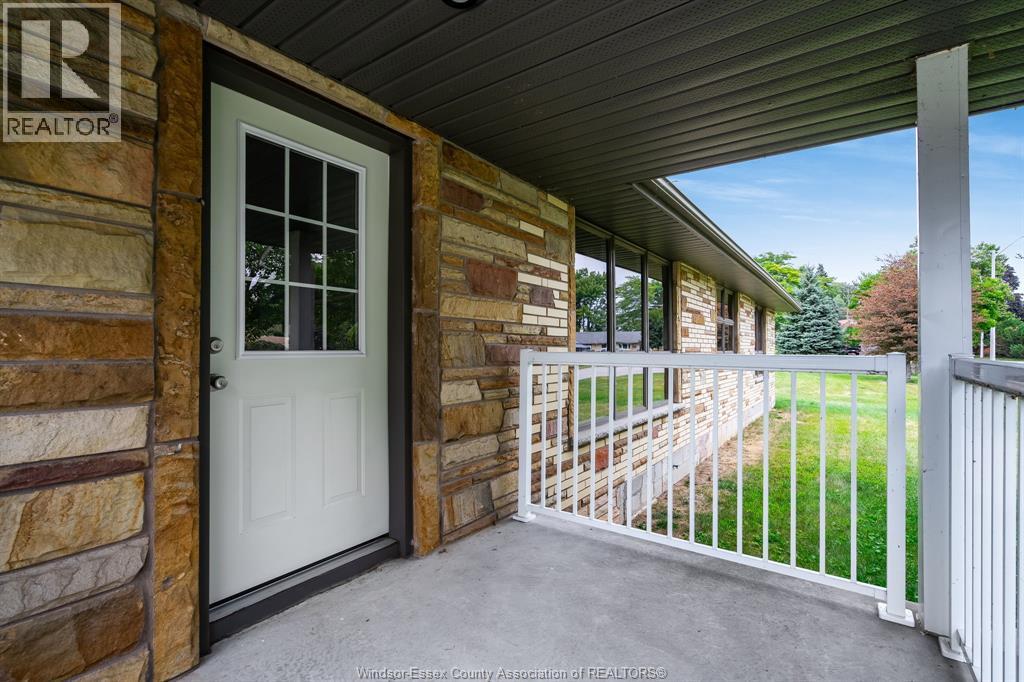3 Stewart, Leamington, Ontario  N8H 3G1 - Photo 2 - 26021207