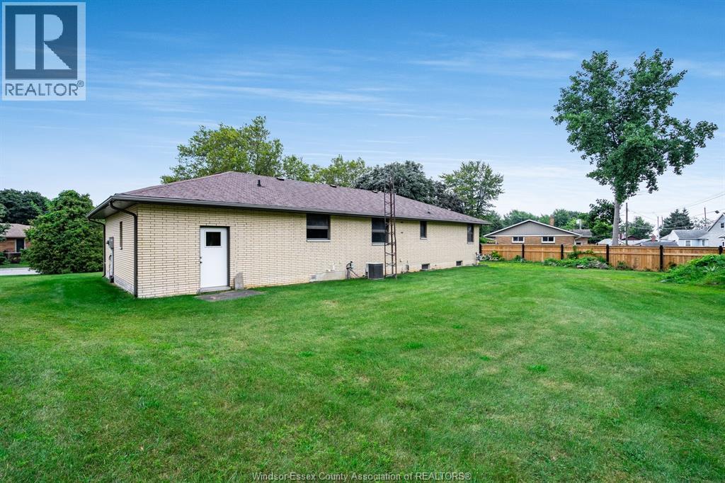 3 Stewart, Leamington, Ontario  N8H 3G1 - Photo 36 - 26021207