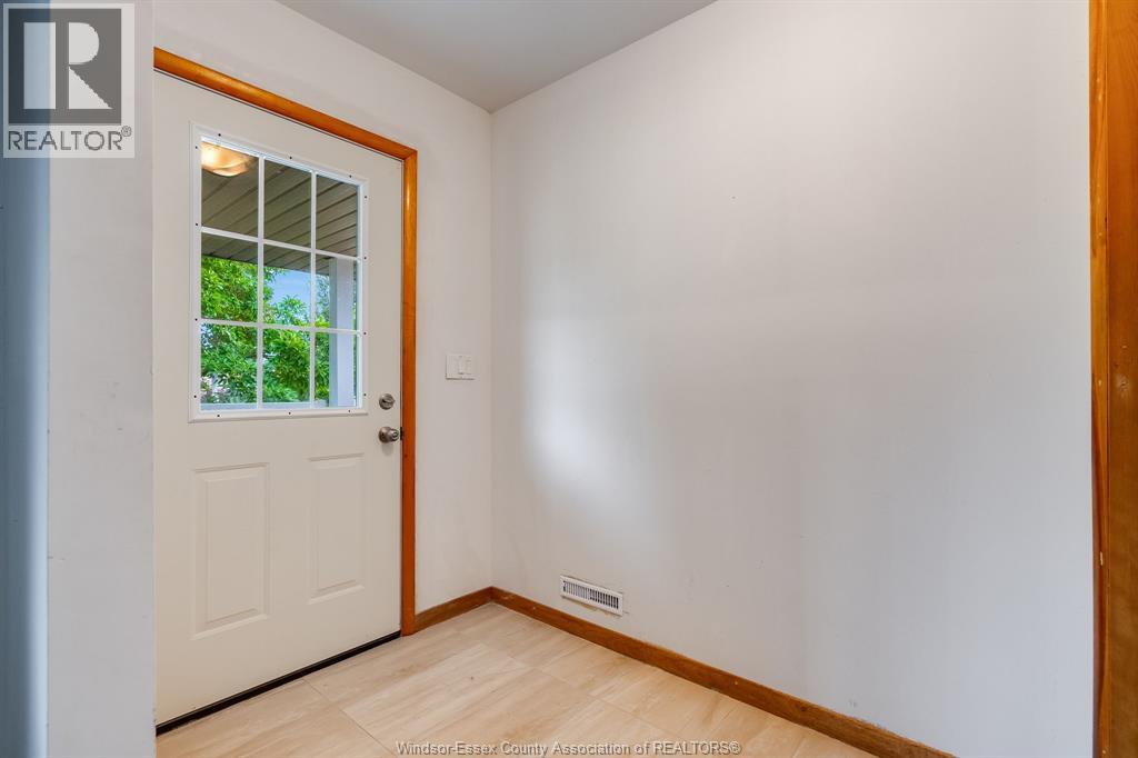 3 Stewart, Leamington, Ontario  N8H 3G1 - Photo 4 - 26021207