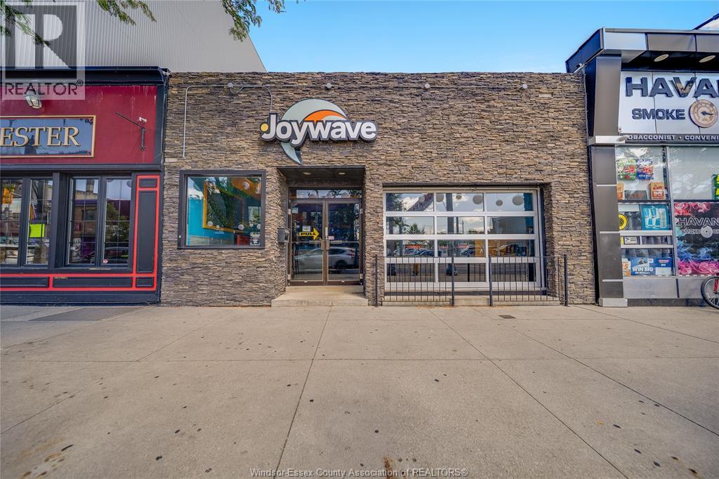 552 OUELLETTE AVENUE, Windsor, Ontario