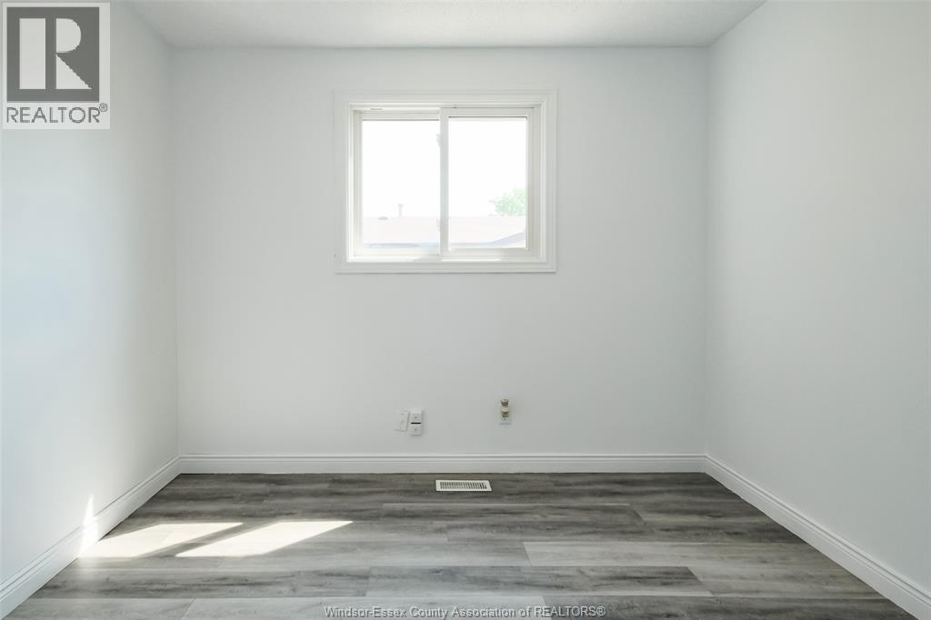 3309 Aurora Drive, Windsor, Ontario  N8R 1Y9 - Photo 9 - 26021281