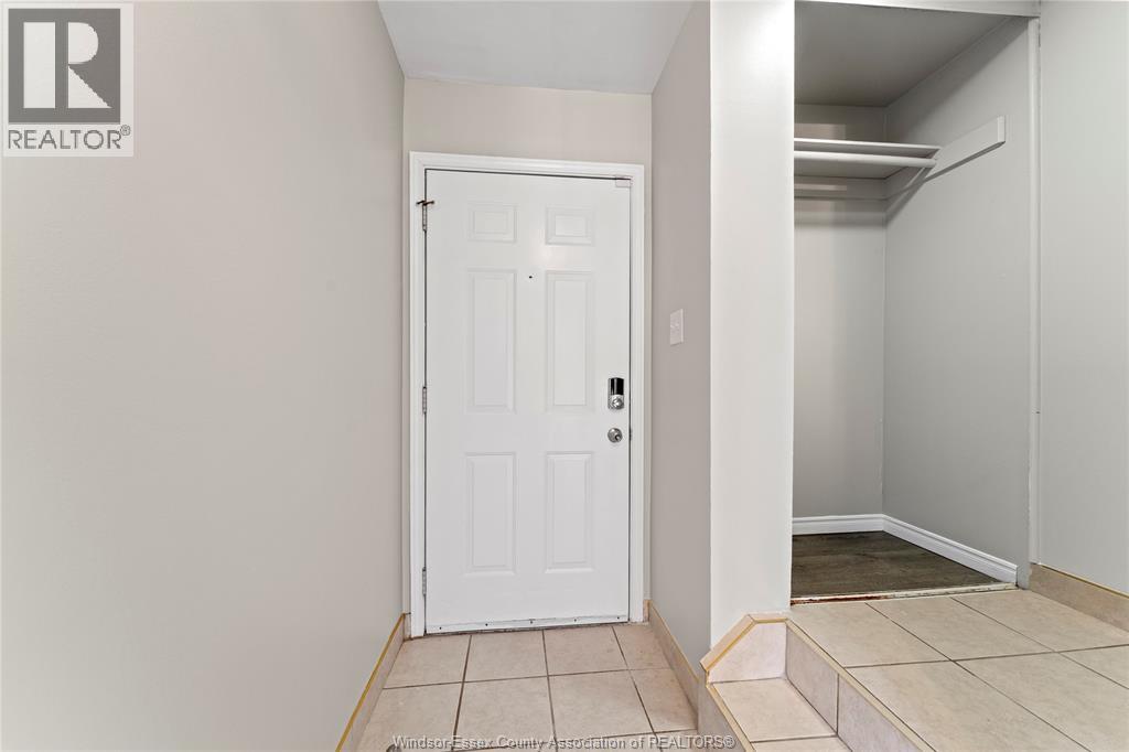 5430 Lassaline, Windsor, Ontario  N8T 1A8 - Photo 3 - 26021322
