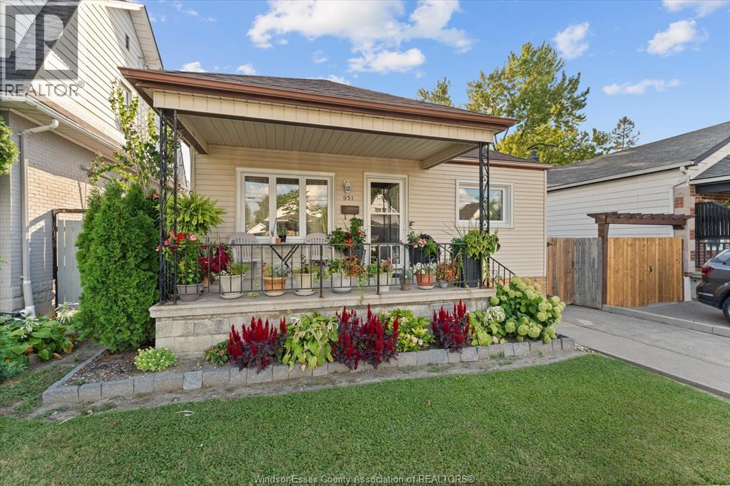 931 Lillian Avenue, Windsor, Ontario  N9A 1V4 - Photo 2 - 26021335