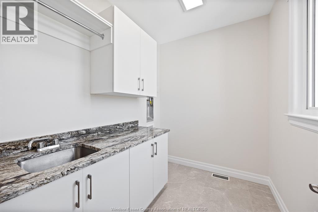 61 Pereira, Harrow, Ontario  N0R 1G0 - Photo 11 - 26021337