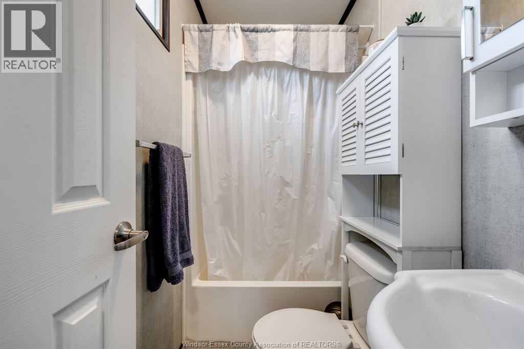 981 County Rd 2 Unit# 522, Lakeshore, Ontario  N8N 4P4 - Photo 13 - 26021277
