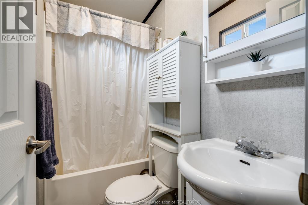 981 County Rd 2 Unit# 522, Lakeshore, Ontario  N8N 4P4 - Photo 14 - 26021277