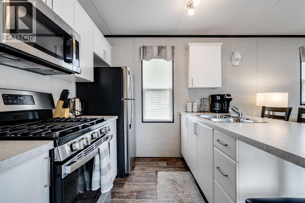 981 County Rd 2 Unit# 522, Lakeshore, Ontario  N8N 4P4 - Photo 5 - 26021277