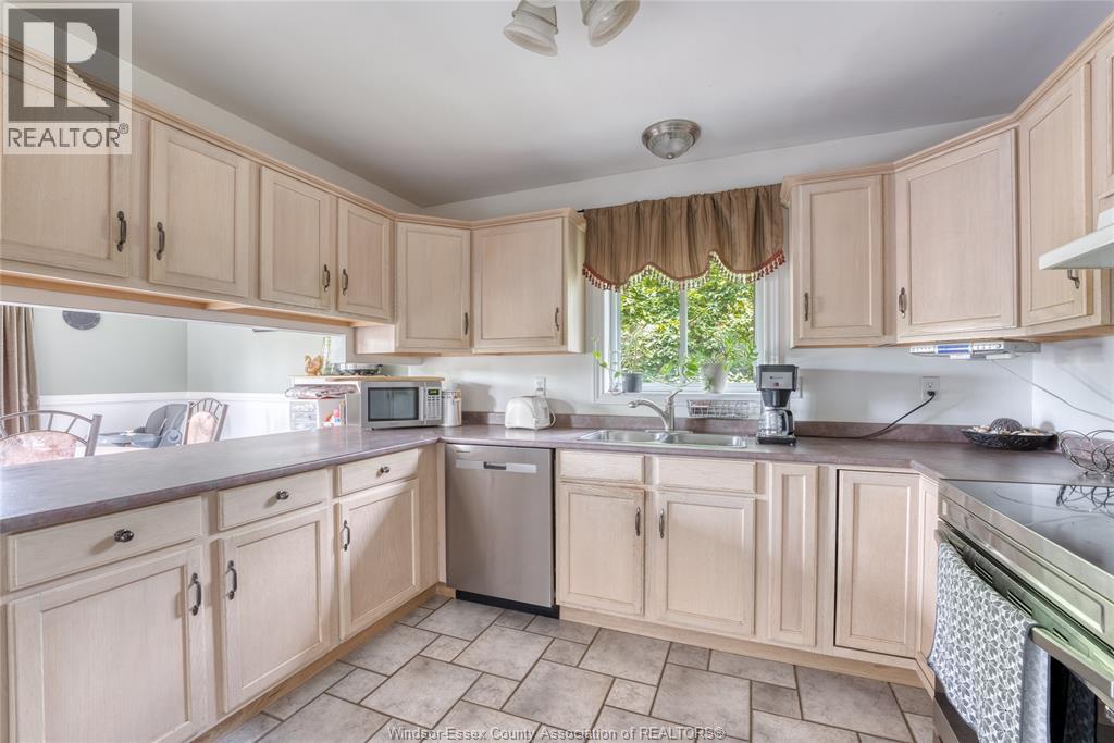 1610 Chornoby Crescent, Tecumseh, Ontario  N8N 4W3 - Photo 14 - 26021236