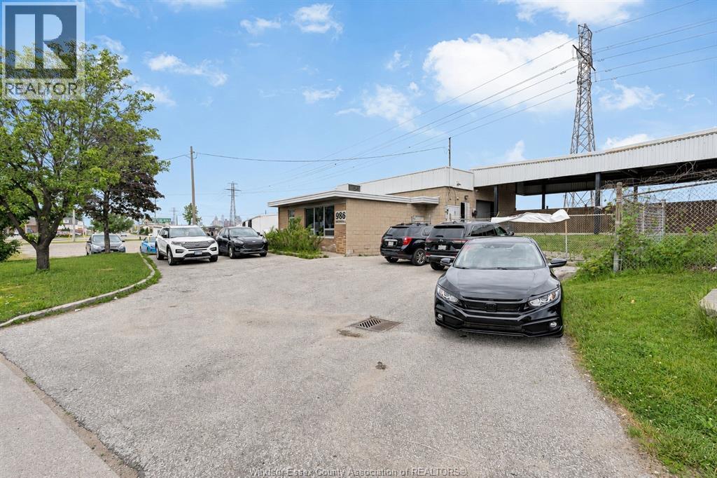 986 Tecumseh Road West, Windsor, Ontario  N8X 2A8 - Photo 2 - 26021425