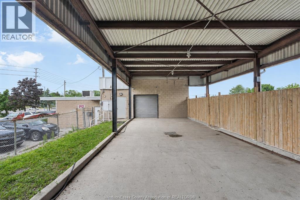 986 Tecumseh Road West, Windsor, Ontario  N8X 2A8 - Photo 4 - 26021425
