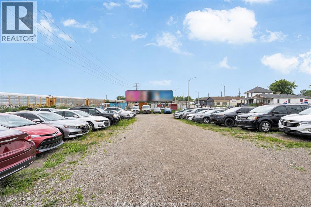 986 Tecumseh Road West, Windsor, Ontario  N8X 2A8 - Photo 9 - 26021425