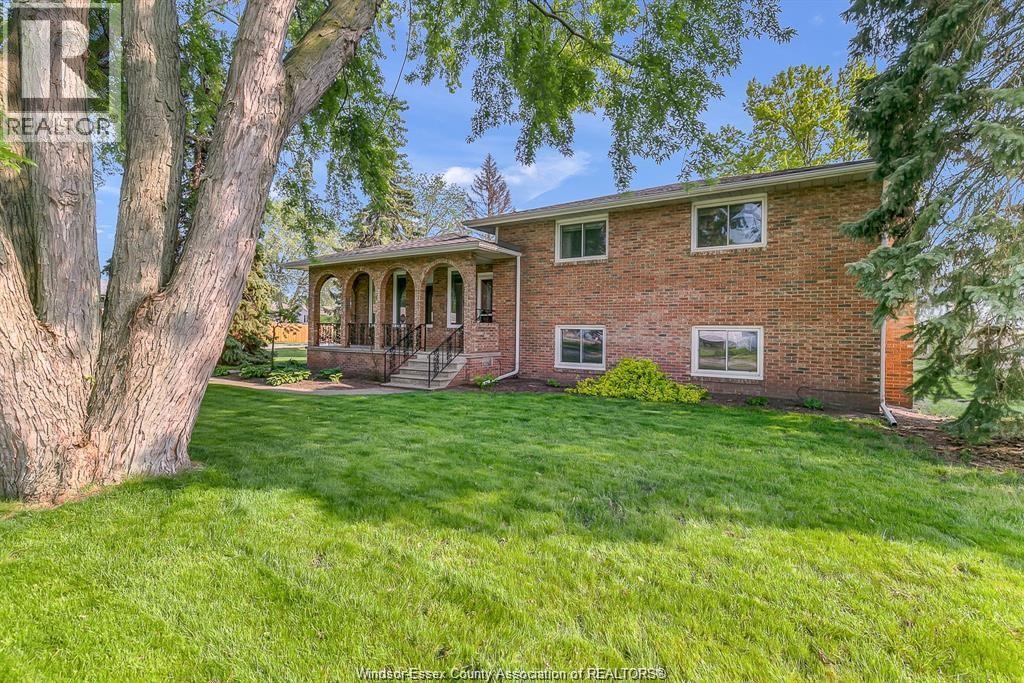 490 Kenwood, Lasalle, Ontario  N9G 2M1 - Photo 2 - 26021443