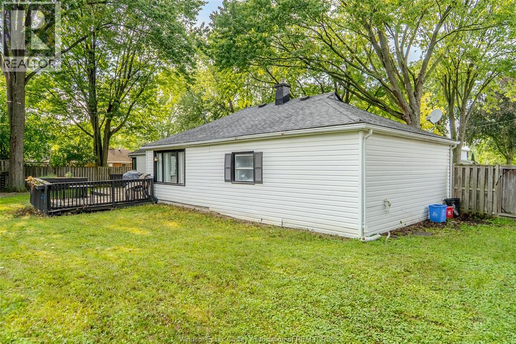 805 Roselawn Drive, Windsor, Ontario  N9E 1K7 - Photo 25 - 26021423
