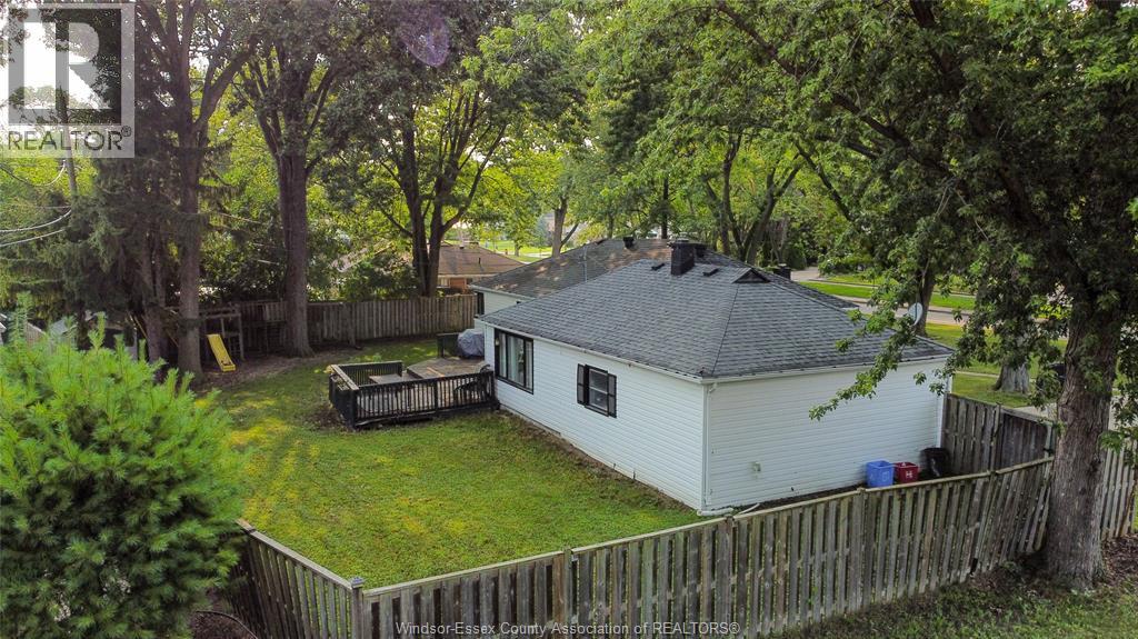 805 Roselawn Drive, Windsor, Ontario  N9E 1K7 - Photo 30 - 26021423