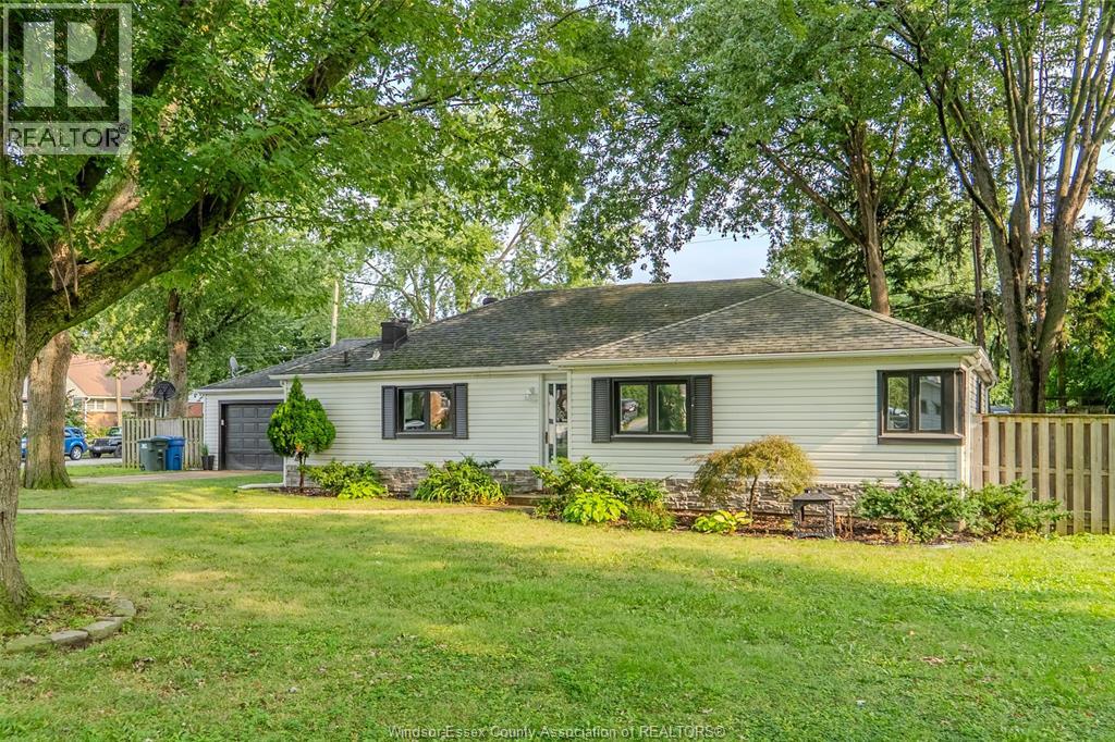 805 Roselawn Drive, Windsor, Ontario  N9E 1K7 - Photo 4 - 26021423