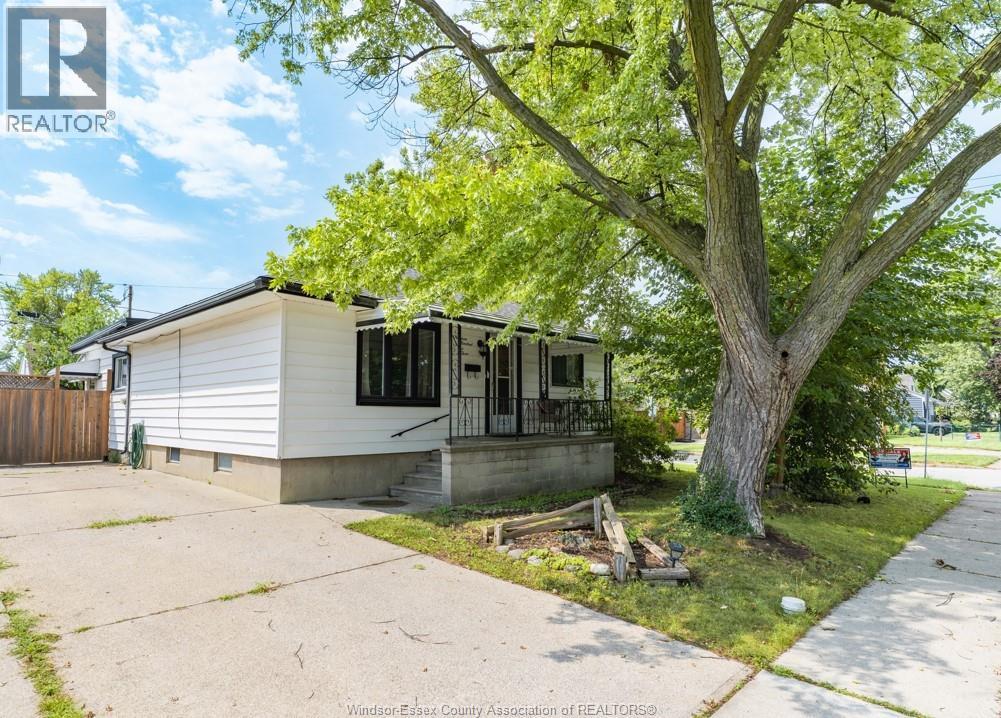 1903 Ellrose Avenue, Windsor, Ontario  N8W 4V1 - Photo 1 - 26021451