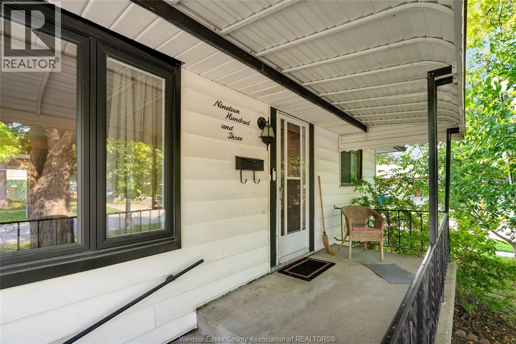 1903 Ellrose Avenue, Windsor, Ontario  N8W 4V1 - Photo 3 - 26021451