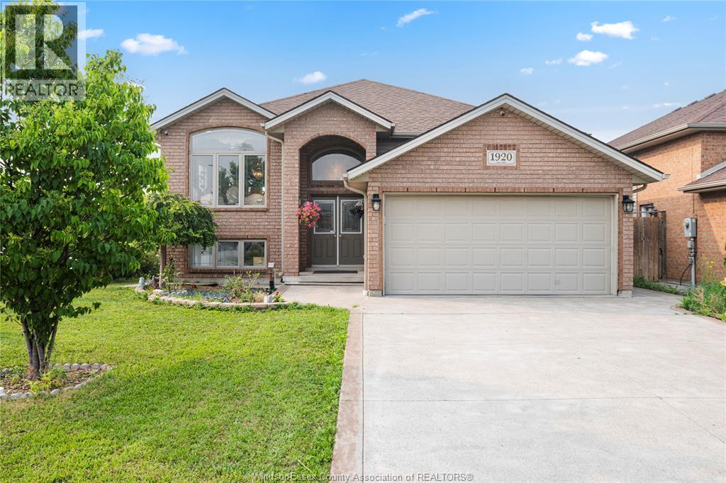 1920 Manitoba Street, Windsor, Ontario  N9B 3H8 - Photo 1 - 26021373