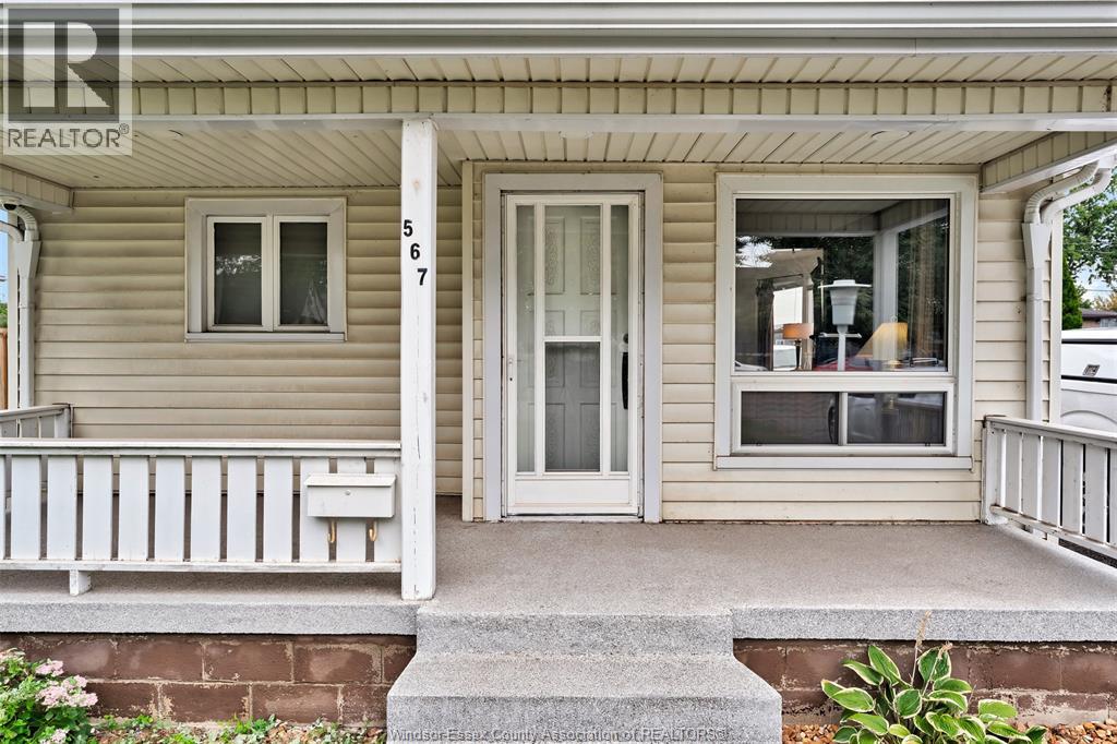 567 Edinborough, Windsor, Ontario  N8X 3C5 - Photo 3 - 26021421