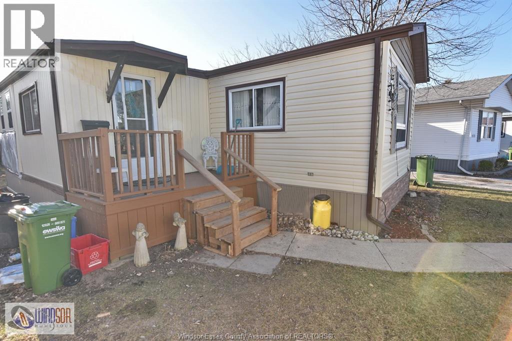 372 Regent Court, Essex, Ontario  N8M 2Z2 - Photo 4 - 26021498