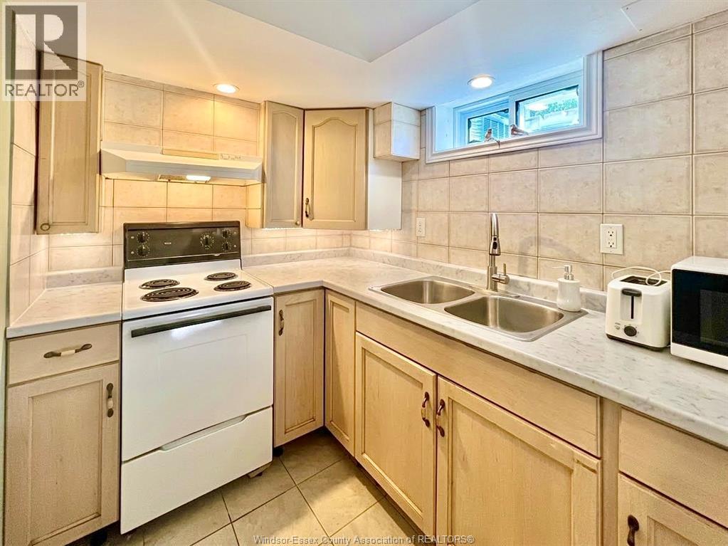 1669 Cherrylawn Unit# Basement, Windsor, Ontario  N9E 1P6 - Photo 6 - 26021364