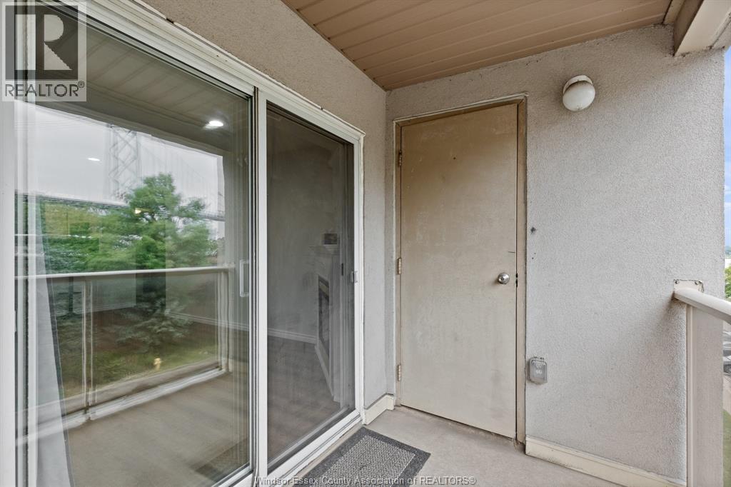 3000 Sandwich Street East Unit# 413, Windsor, Ontario  N9C 4G3 - Photo 8 - 26021494