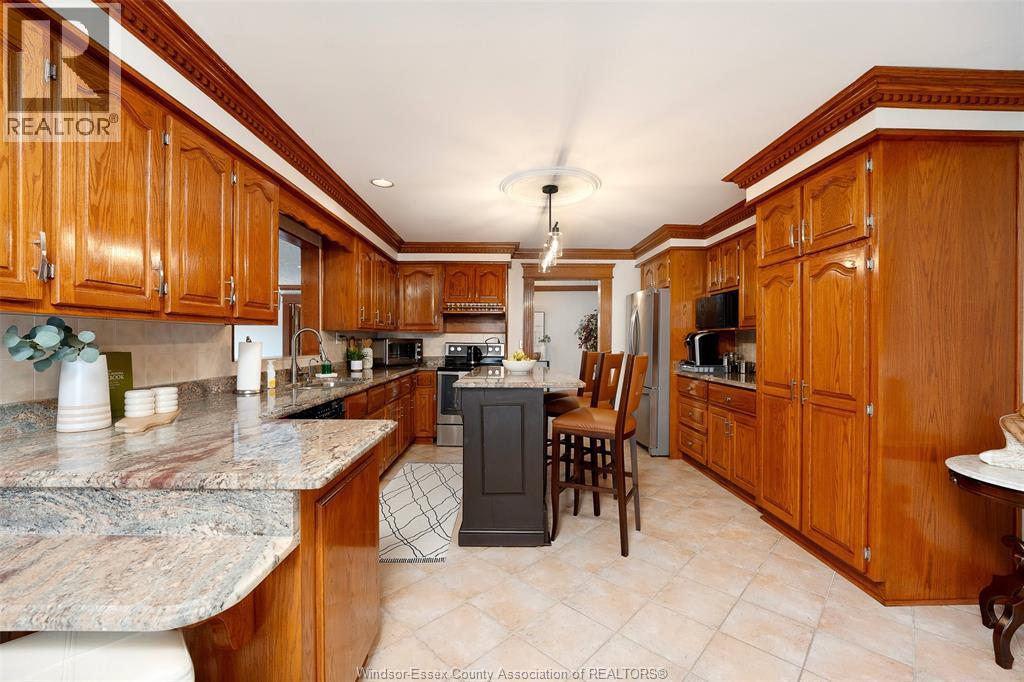 1825 Hebert, Tecumseh, Ontario  N8N 4G4 - Photo 8 - 26021393