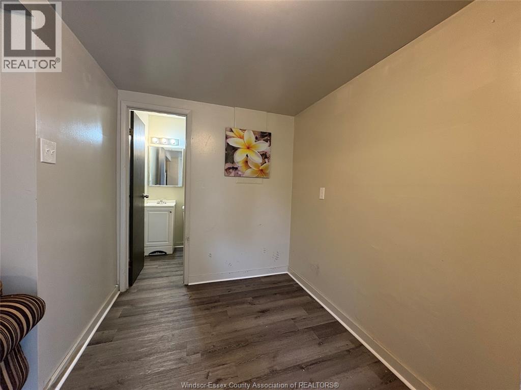 327 Curry, Windsor, Ontario  N9B 2B6 - Photo 4 - 26021449