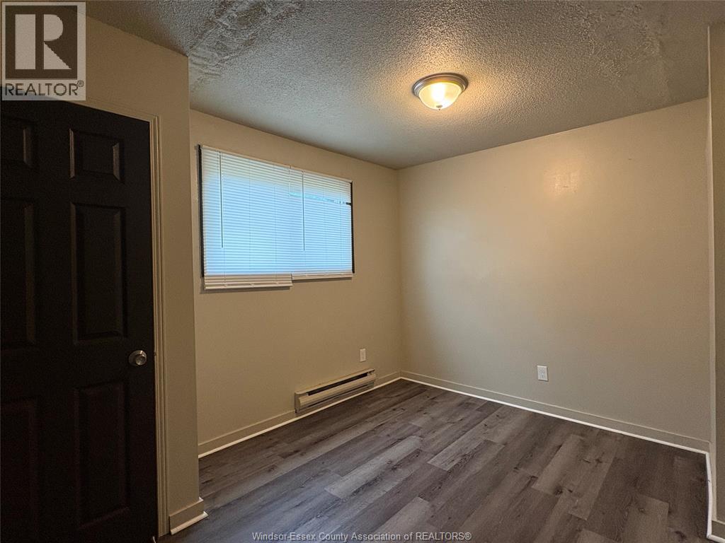 327 Curry, Windsor, Ontario  N9B 2B6 - Photo 9 - 26021449